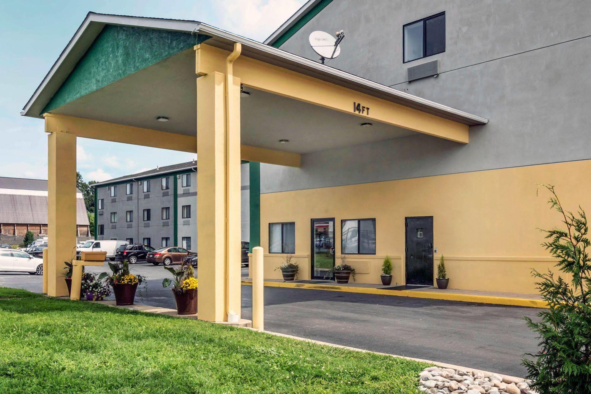 Motel 6 Lancaster, Pa Fertility Bagian luar foto
