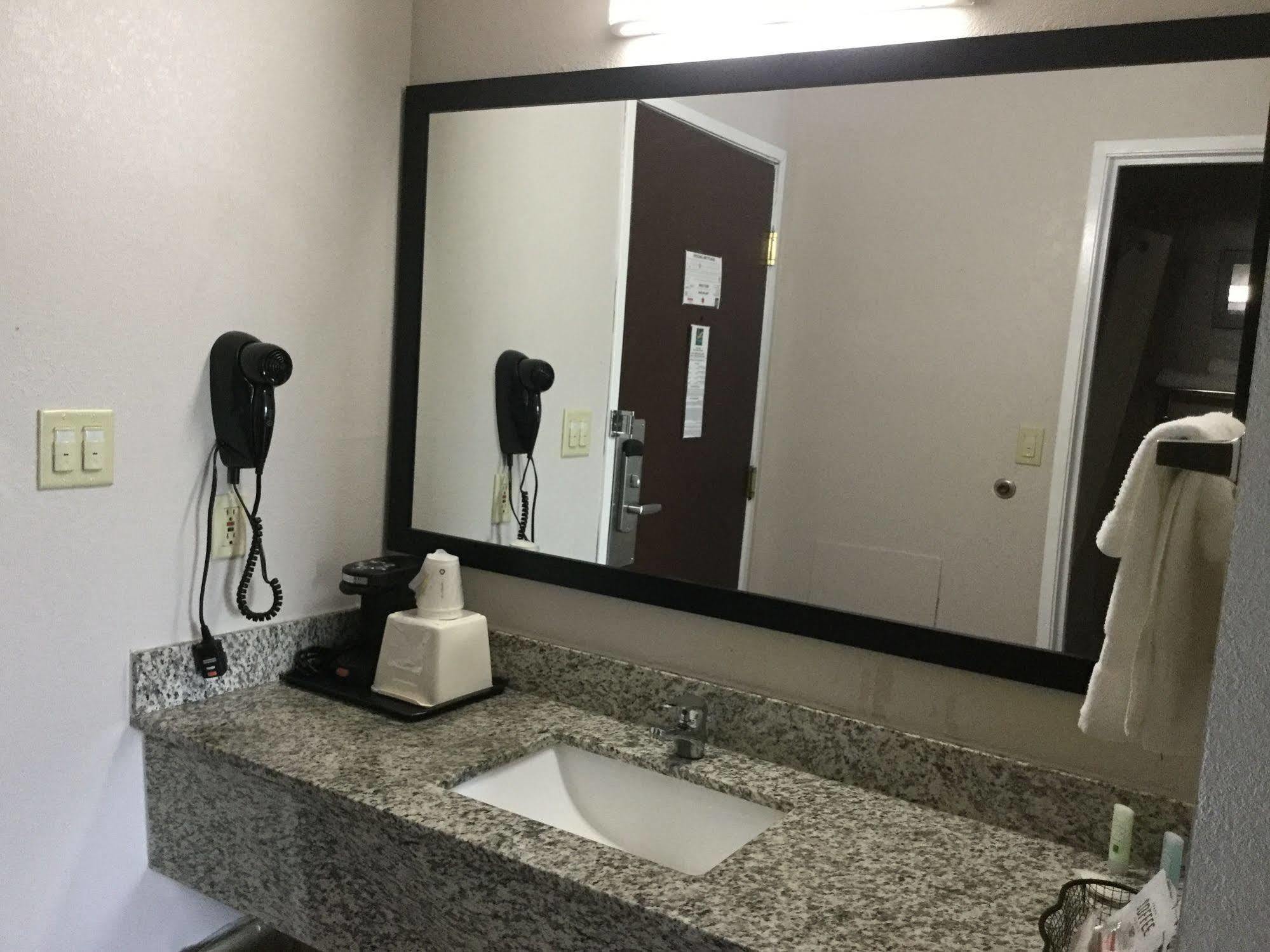 Motel 6 Lancaster, Pa Fertility Bagian luar foto