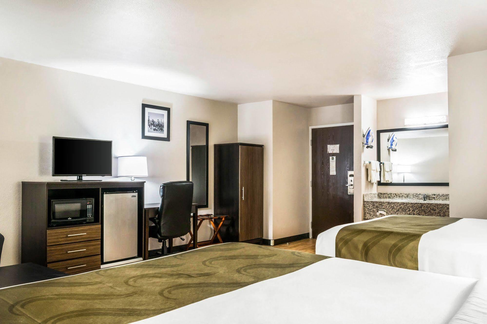 Motel 6 Lancaster, Pa Fertility Bagian luar foto